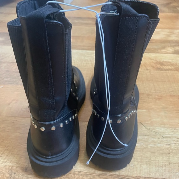 Zara Black Studded Ankle boots - Picture 6 of 7